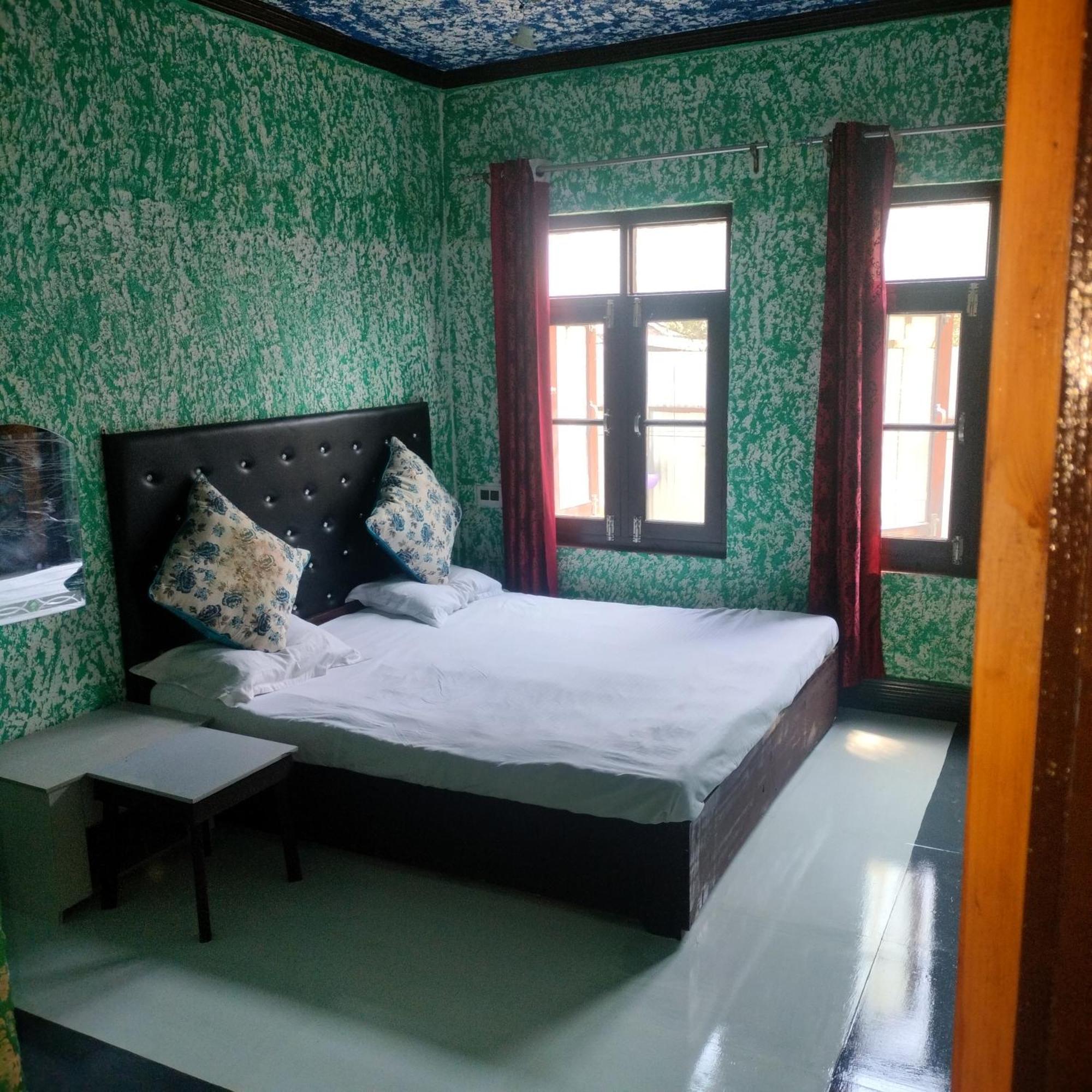 Hotel Sunlight Srinagar ห้อง รูปภาพ